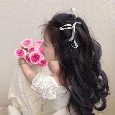 直播间实拍：导演之子豪车代步炫富，被批炫富